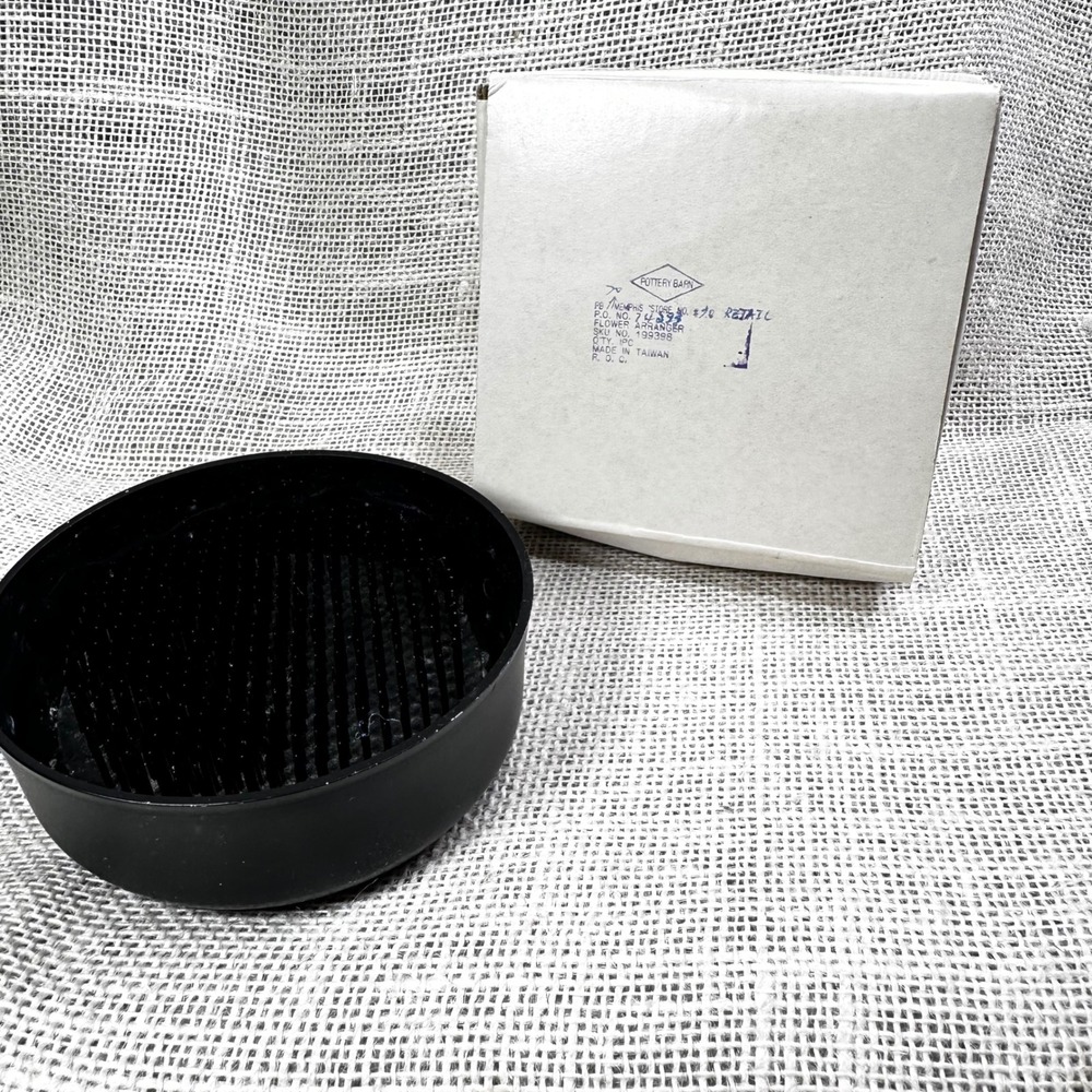 Pottery Barn Flower Arranger Black Round Bowl Metal Pin Frog Kenzan 199398 vtg